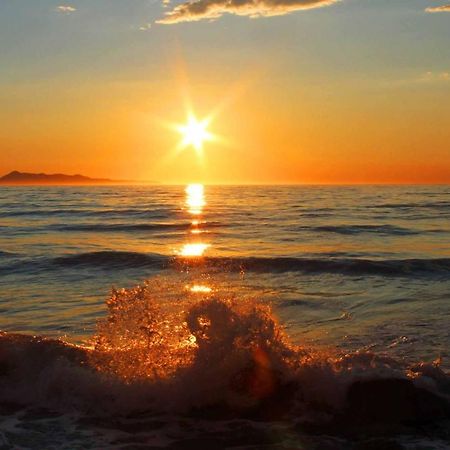 Logas Beach Studios Peroulades  ภายนอก รูปภาพ