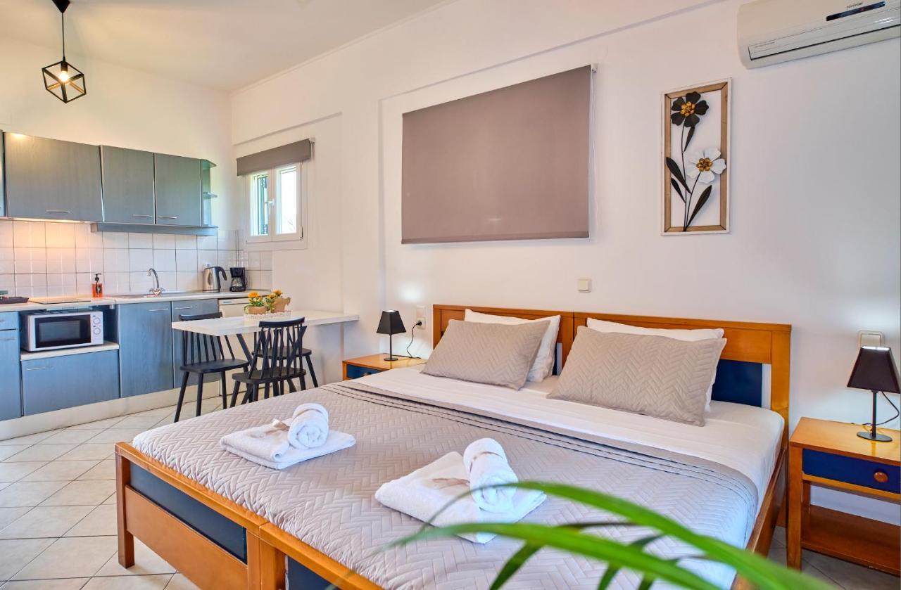 Logas Beach Studios Peroulades  ภายนอก รูปภาพ