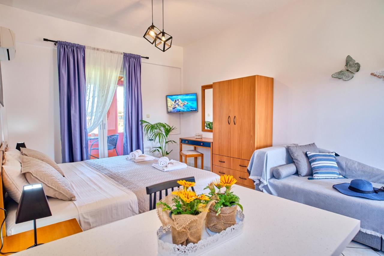 Logas Beach Studios Peroulades  ภายนอก รูปภาพ