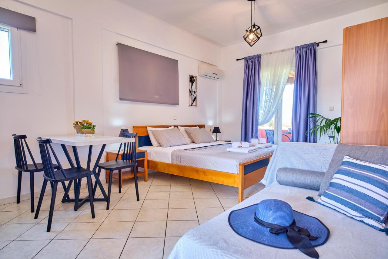 Logas Beach Studios Peroulades  ภายนอก รูปภาพ