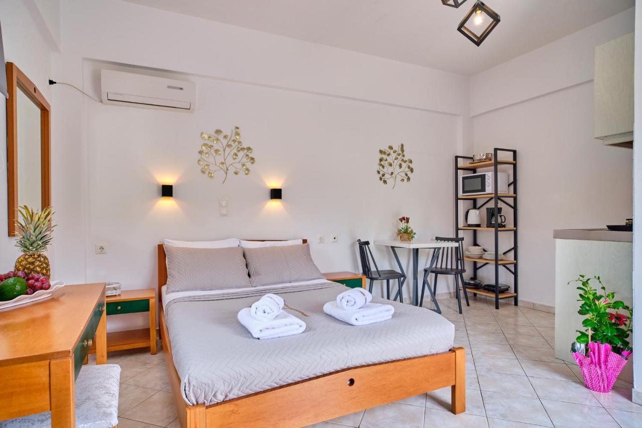 Logas Beach Studios Peroulades  ภายนอก รูปภาพ