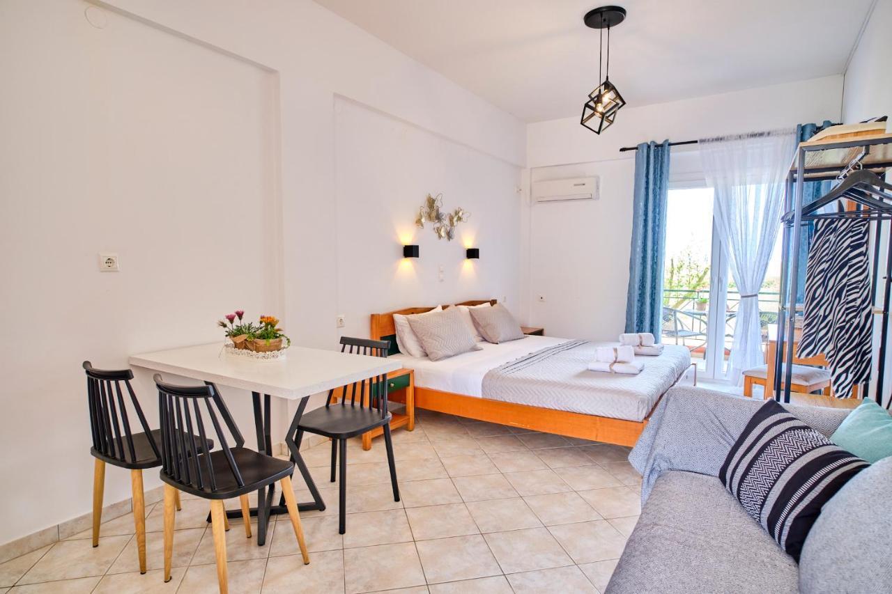 Logas Beach Studios Peroulades  ภายนอก รูปภาพ