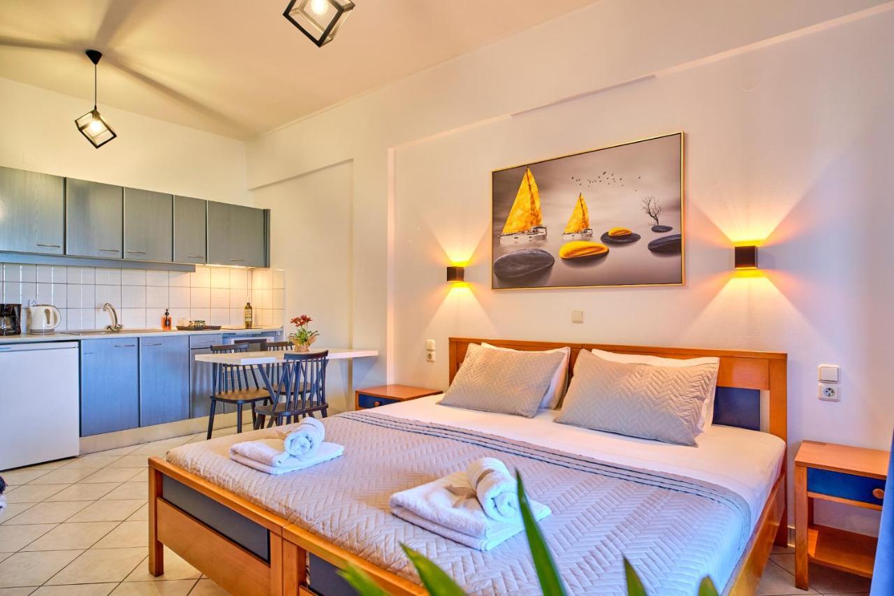 Logas Beach Studios Peroulades  ภายนอก รูปภาพ