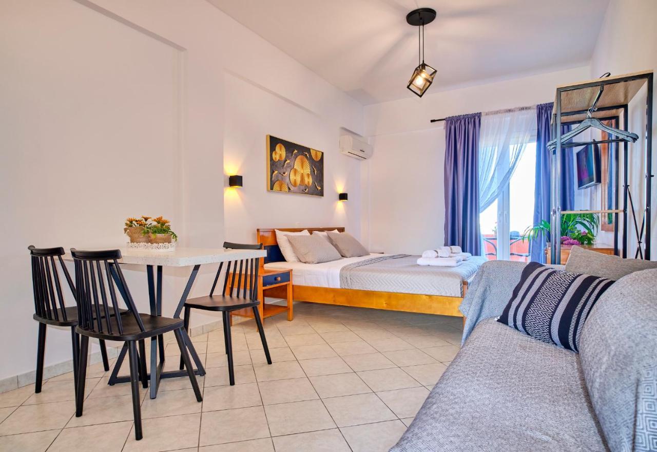 Logas Beach Studios Peroulades  ภายนอก รูปภาพ