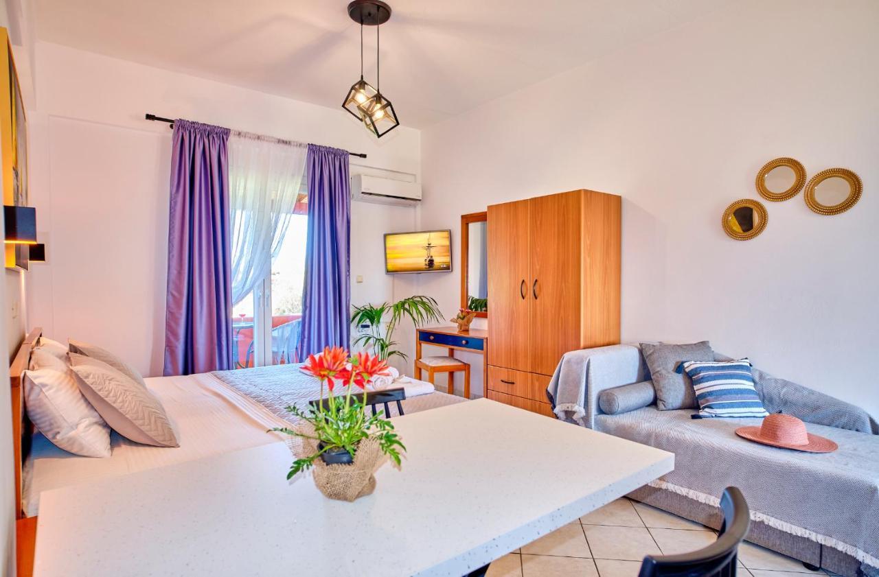 Logas Beach Studios Peroulades  ภายนอก รูปภาพ