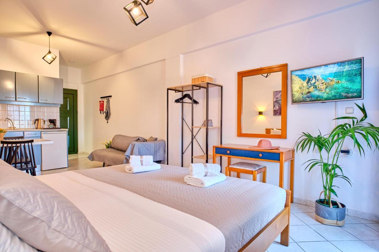 Logas Beach Studios Peroulades  ภายนอก รูปภาพ