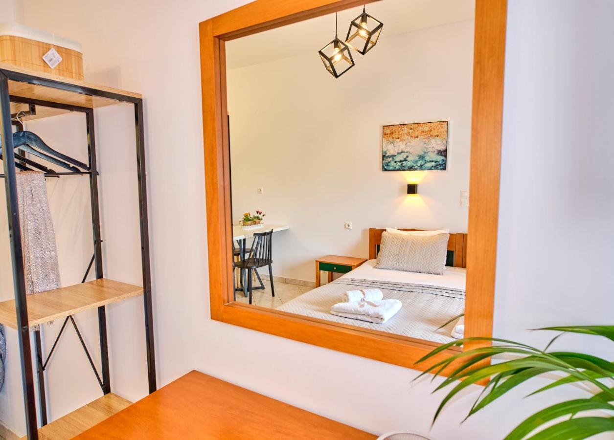 Logas Beach Studios Peroulades  ภายนอก รูปภาพ