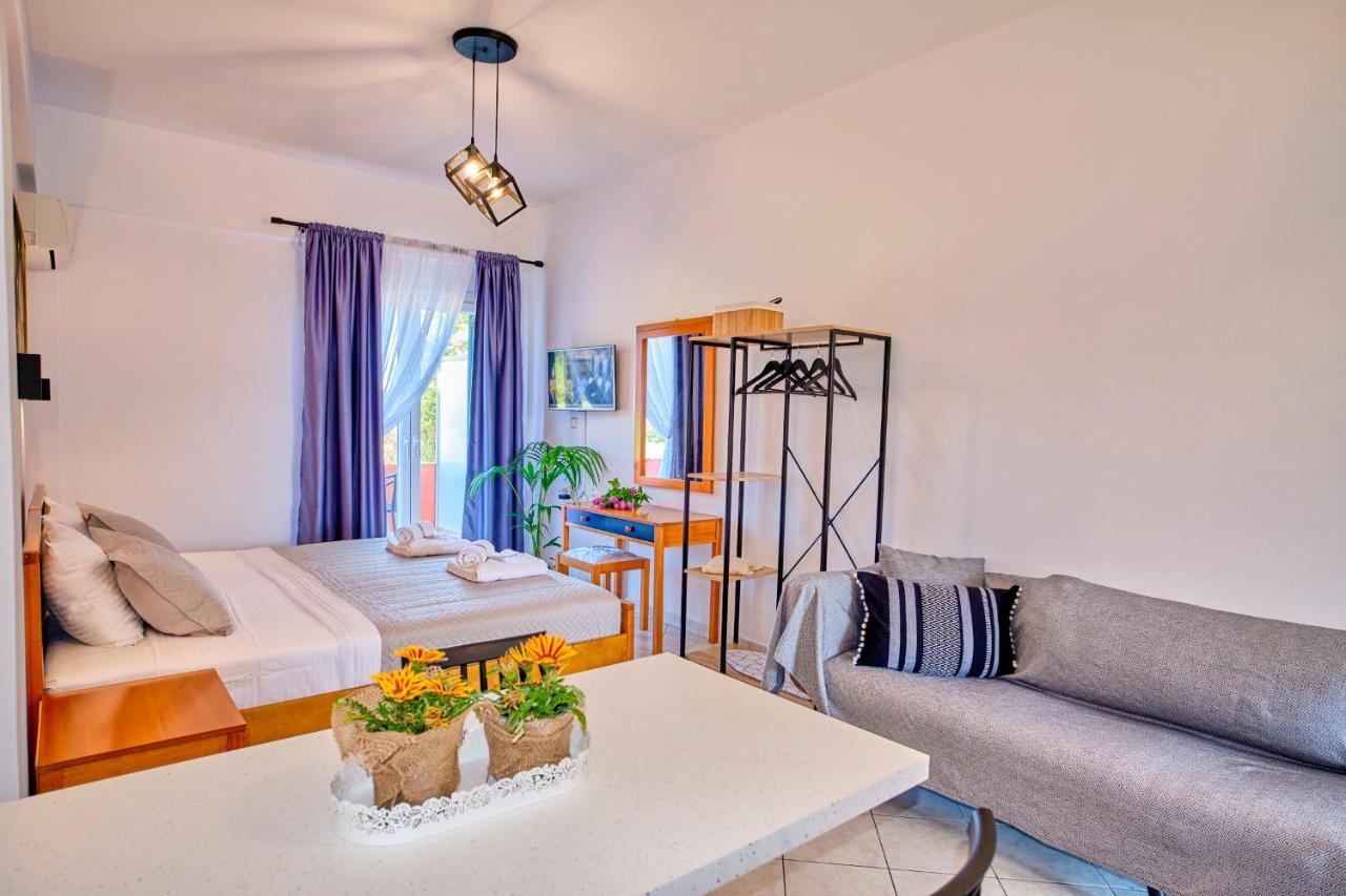 Logas Beach Studios Peroulades  ภายนอก รูปภาพ